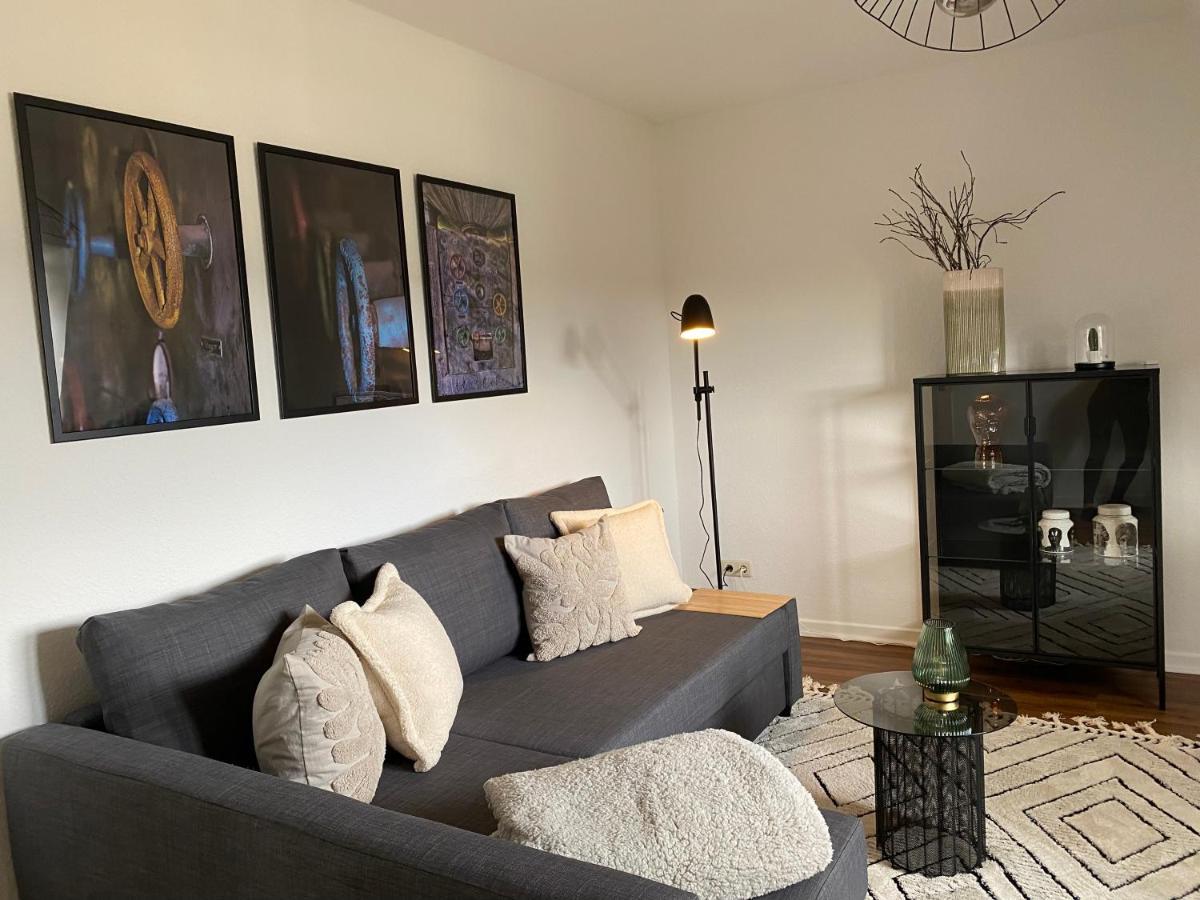 Bostel 1 - Modernes Dachgeschoss-Studio In Duisburg Meiderich, 4,7 Km Hbf, U-Bahn 250M, Flughafen Duesseldorf 28 Km, Landschaftspark 2,9 Km, 5 Gehminuten Von Herzklinik Entfernt エクステリア 写真