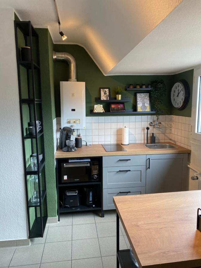 Bostel 1 - Modernes Dachgeschoss-Studio In Duisburg Meiderich, 4,7 Km Hbf, U-Bahn 250M, Flughafen Duesseldorf 28 Km, Landschaftspark 2,9 Km, 5 Gehminuten Von Herzklinik Entfernt エクステリア 写真